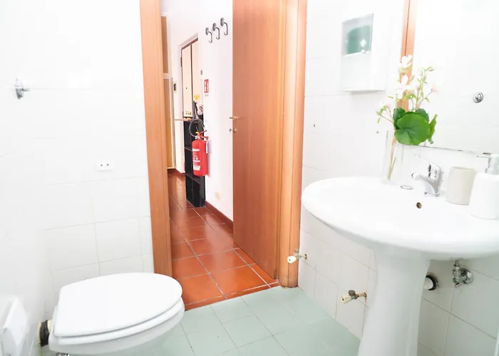 Modern And One-bedroom, 10 Min From Colosseum * Rom