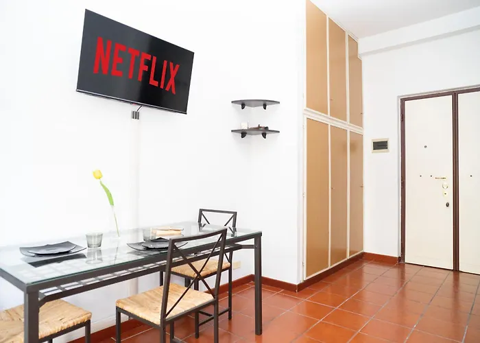 Modern And One-bedroom, 10 Min From Colosseum Apartment